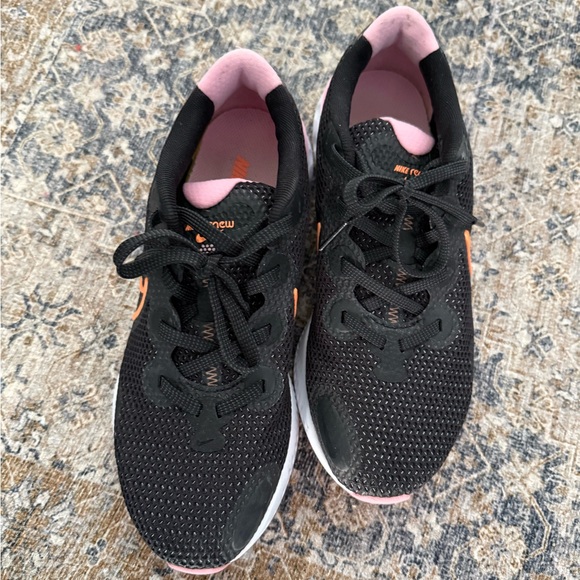 Nike Women's Black and Orange Athletic Shoes - Picture 2 of 4